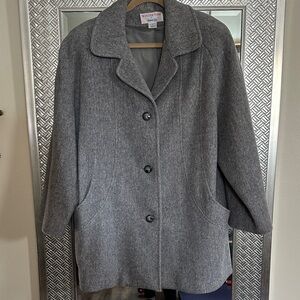 Beautiful vintage Herman Kay wool coat